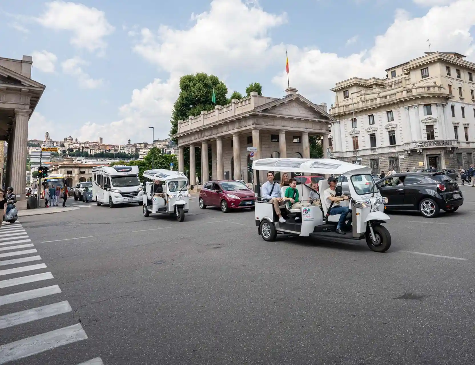 Tuk Tour Della Citta di Bergamo