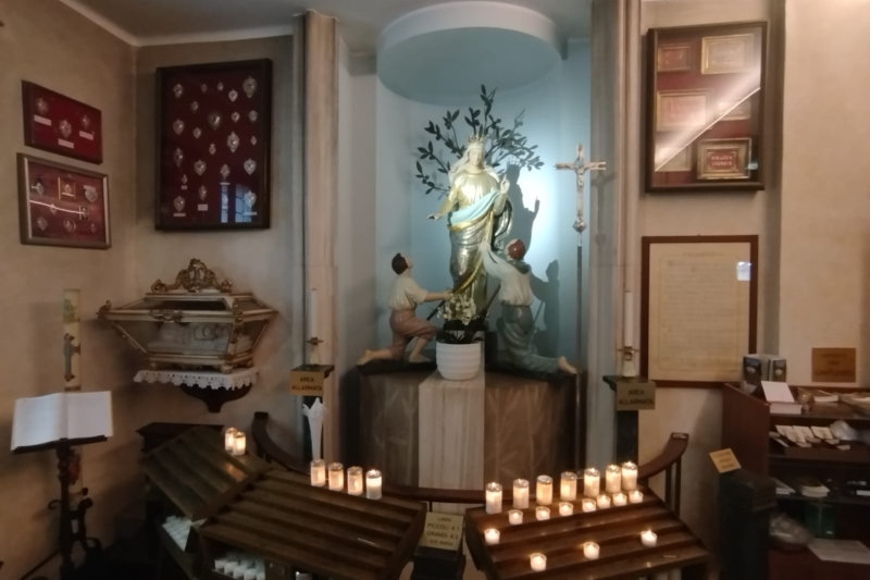 Interni Madonna Della Castagna