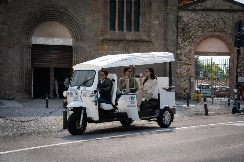 Gelato e Tour In Tuk Tuk a Bergamo Gelato e Tour In Tuk Tuk a Bergamo