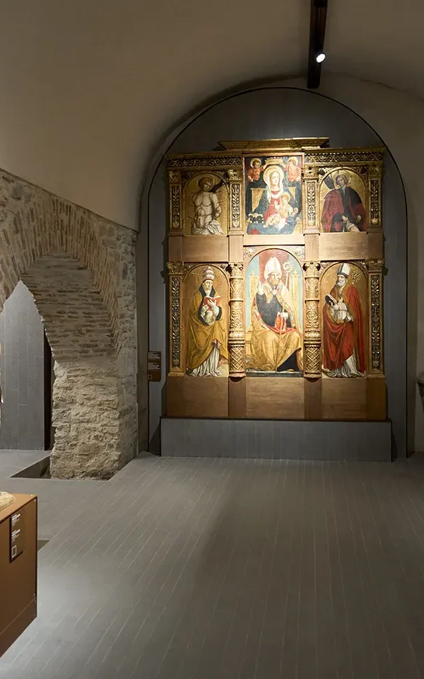 Museo Bernareggi Bergamo - Sacred Art Gallery Room