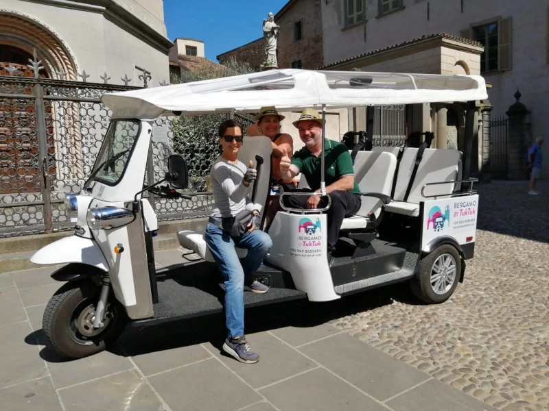 Cristina a Bordo di un Tuk Tuk