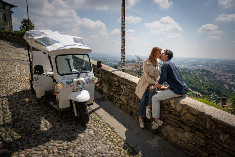 Tour romantico a Bergamo ideale per coppie con i nostri mezzi